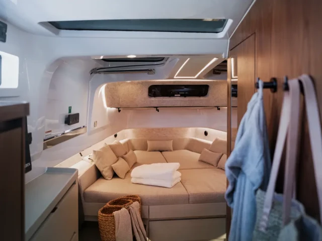 Axopar 45 XC Cross Cabin